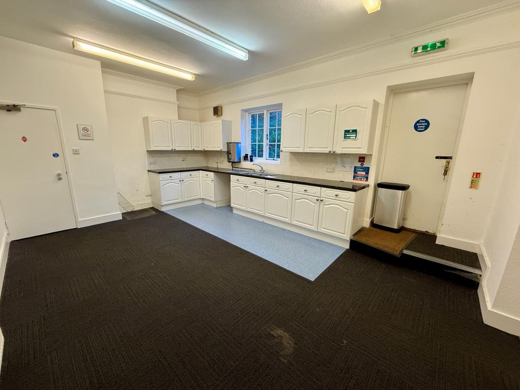 Lot: 153 - OFFICE WITH PLANNING FOR THREE HOUSES - Kitchen